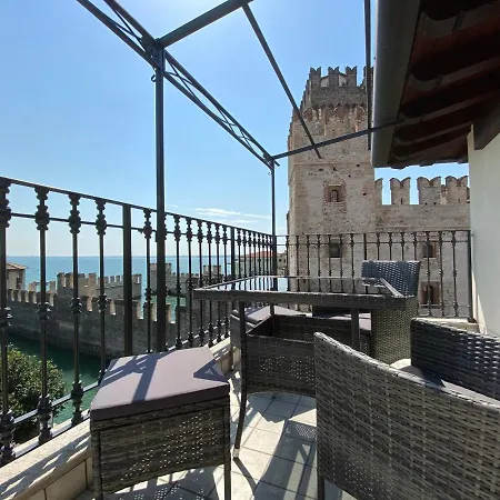 아파트 Castello Mavino 시르미오네