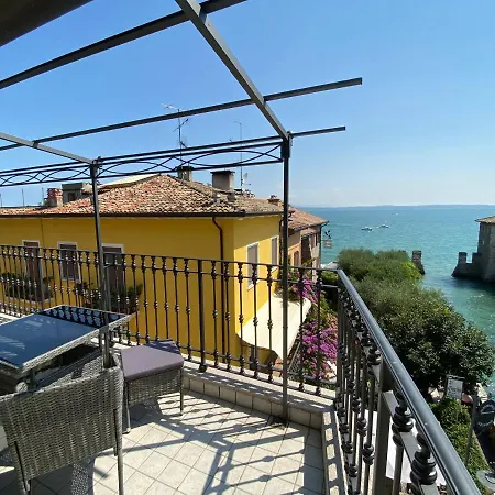 Castello Mavino Apartman Sirmione