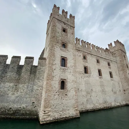 Castello Mavino Apartman *