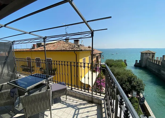 Castello Mavino Apartman Sirmione