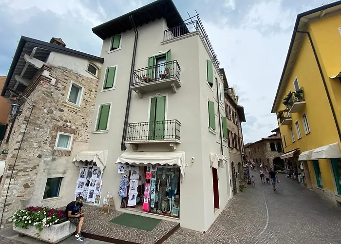 Castello Mavino Apartman Sirmione